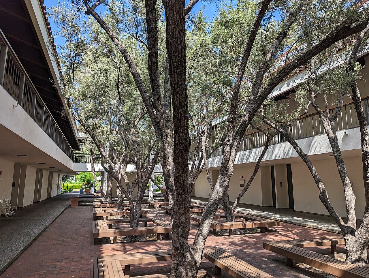 Scripps College Edwards Humanities Building courtyard