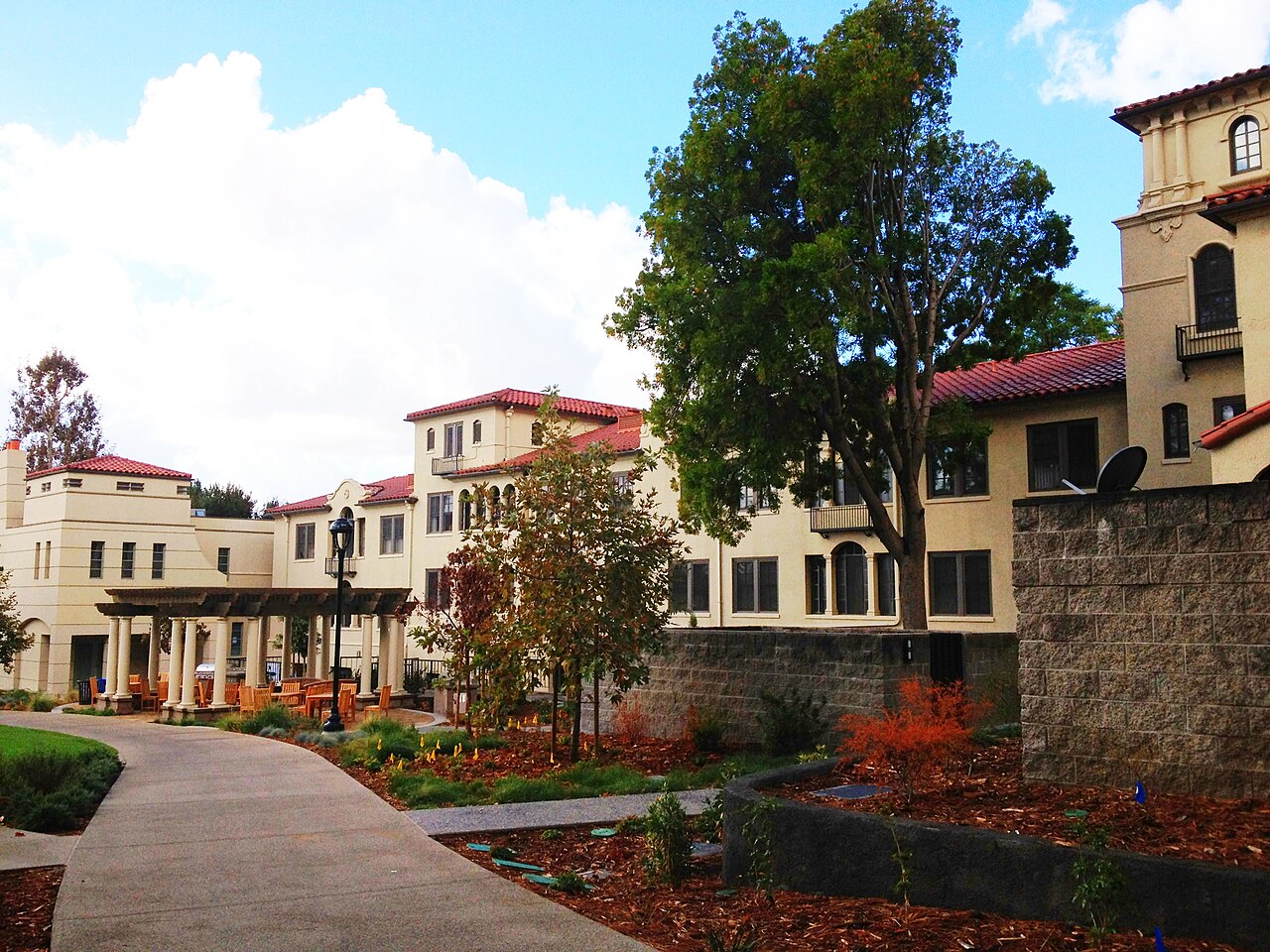 A walkway in Pomona College