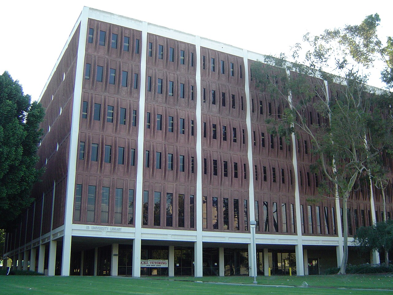 Calpoly pomona university library, California State Polytechnic University-Pomona
